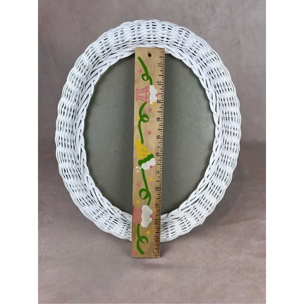White Natural Wicker Rattan Oval Picture Frame Cottage Core Vintage Shabby Chic